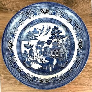 Blue Willow Churchill England Staffordshire 9 1/2" Vegetable Bowl Georgian Shape